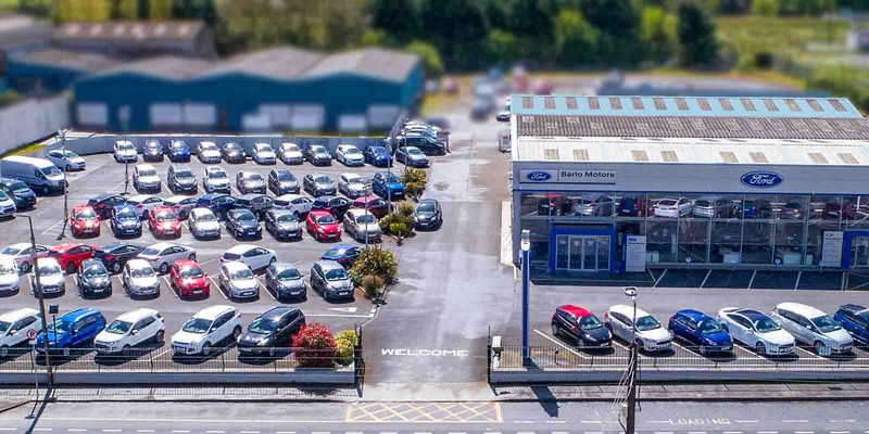 Barlo Ford forecourt