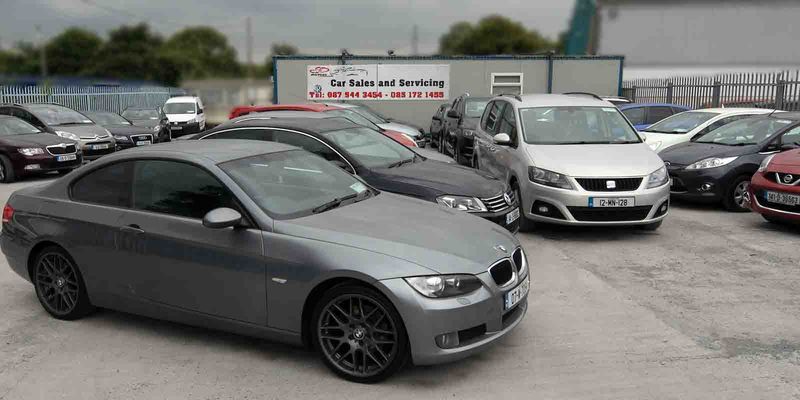 E & D Motors forecourt