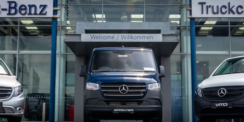Truckcar Sales forecourt