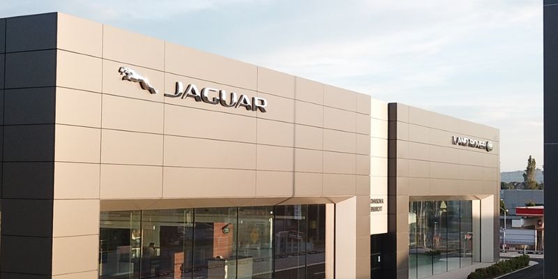 Johnson & Perrott - Jaguar & Land Rover forecourt
