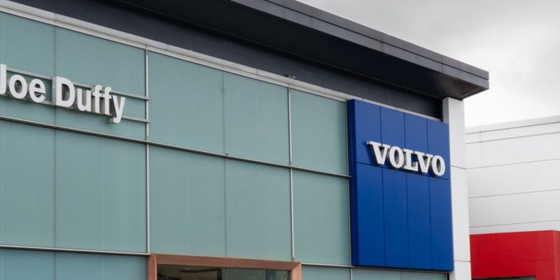 Joe Duffy Kia and Volvo forecourt
