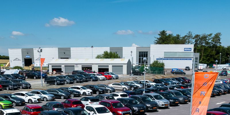 Carmaxx forecourt