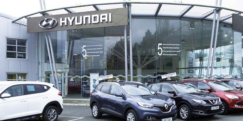 Kearys Hyundai Mallow forecourt