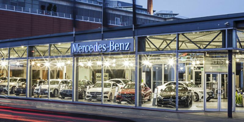 Mercedes-Benz Ballsbridge forecourt