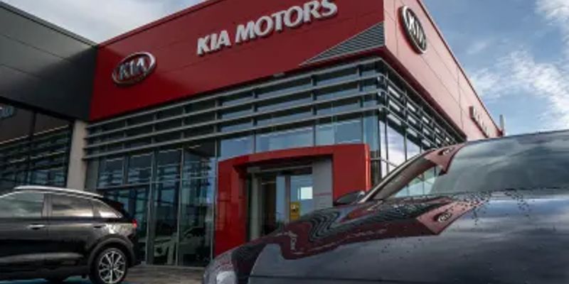 Shelbourne Motors Kia Newry forecourt