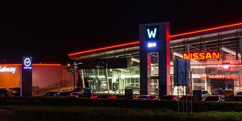 Windsor MotorMall Galway forecourt