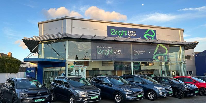 Bright Citroën Bray forecourt