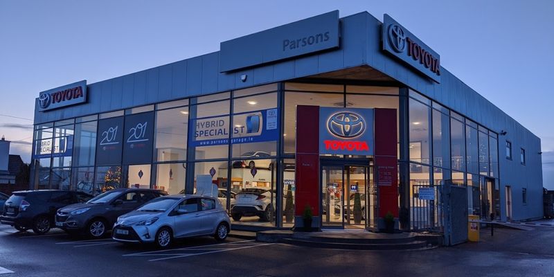 Parsons Garage forecourt