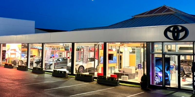 Dermot Hughes Cars forecourt