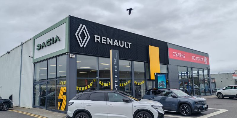 O’Brien Motor Group Tullamore forecourt