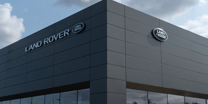 Joe Duffy Land Rover forecourt