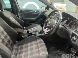 Volkswagen Golf Hatchback, Petrol, 2017, Black
