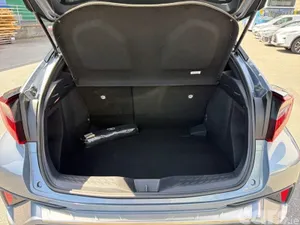 Toyota C-HR SUV, Petrol Hybrid, 2023, Grey