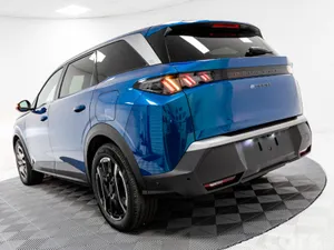 Peugeot 5008 SUV, Electric, 2027, Blue