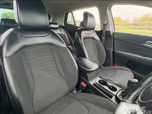 Kia Sportage SUV, Diesel Hybrid, 2023, White