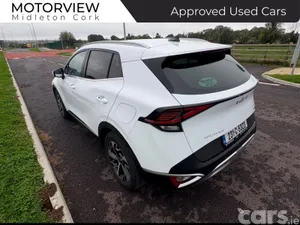Kia Sportage SUV, Diesel Hybrid, 2023, White