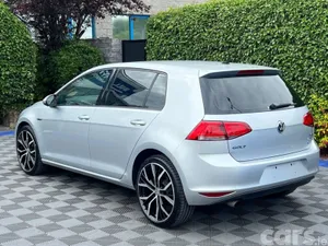 Volkswagen Golf Hatchback, Petrol, 2016, Silver