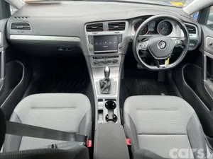 Volkswagen Golf Hatchback, Petrol, 2016, Silver