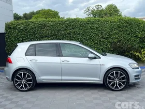 Volkswagen Golf Hatchback, Petrol, 2016, Silver
