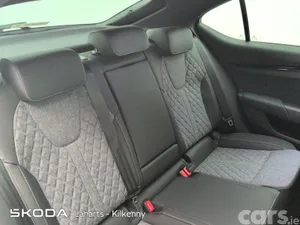 Skoda Octavia Saloon, Diesel, 2027, Green