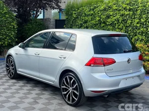 Volkswagen Golf Hatchback, Petrol, 2015, Silver