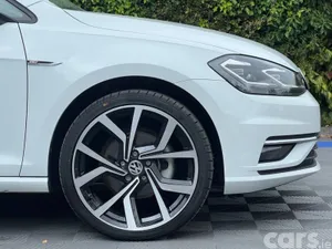 Volkswagen Golf Hatchback, Petrol, 2018, Grey