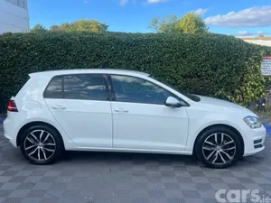 Volkswagen Golf Hatchback, Petrol, 2017, White