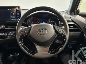 Toyota C-HR SUV, Petrol Hybrid, 2021, White