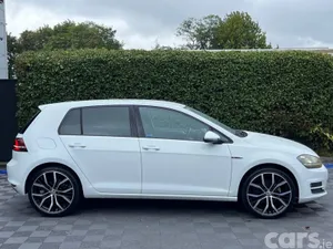 Volkswagen Golf Hatchback, Petrol, 2017, White