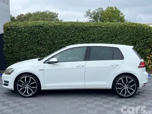 Volkswagen Golf Hatchback, Petrol, 2017, White