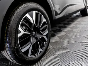 Citroen C4 Hatchback, Diesel Hybrid, 2027, Black