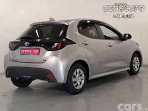 Toyota Yaris Hatchback, Petrol Hybrid, 2023, Silver