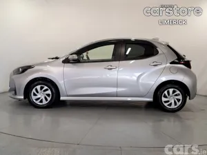 Toyota Yaris Hatchback, Petrol Hybrid, 2023, Silver