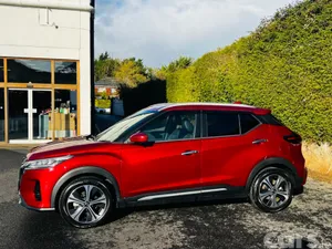 Nissan Other SUV, Petrol Hybrid, 2022, Red