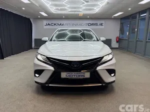 Toyota Camry Saloon, Petrol Hybrid, 2019, White