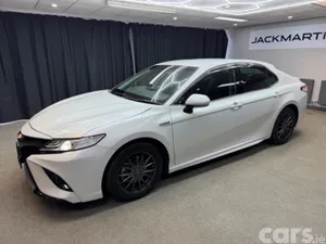 Toyota Camry Saloon, Petrol Hybrid, 2019, White