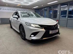 Toyota Camry Saloon, Petrol Hybrid, 2019, White