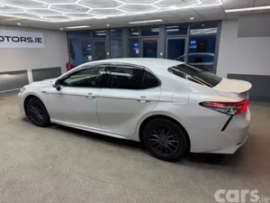Toyota Camry Saloon, Petrol Hybrid, 2019, White