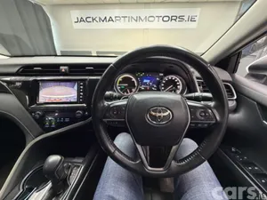 Toyota Camry Saloon, Petrol Hybrid, 2019, White