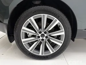 Land Rover Range Rover Estate, Petrol Plug-in Hybrid, 2026, Green