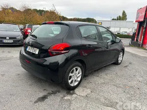 Peugeot 208 Hatchback, Petrol, 2016, Black