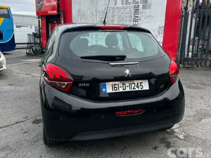Peugeot 208 Hatchback, Petrol, 2016, Black