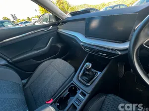 Skoda Octavia Saloon, Diesel, 2022, Grey