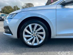 Skoda Octavia Saloon, Diesel, 2022, Grey