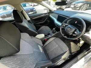 Skoda Octavia Saloon, Diesel, 2022, Grey