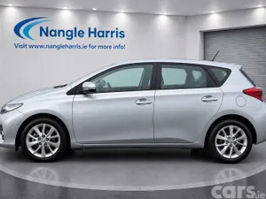 Toyota Auris Hatchback, Diesel, 2014, Silver