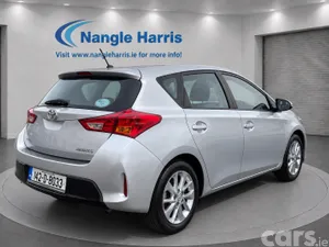 Toyota Auris Hatchback, Diesel, 2014, Silver