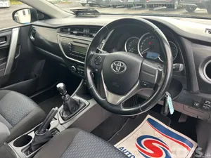 Toyota Auris Hatchback, Diesel, 2014, Silver