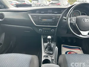 Toyota Auris Hatchback, Diesel, 2014, Silver