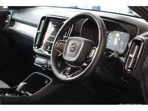 Volvo XC40 Estate, Petrol Plug-in Hybrid, 2022, Black